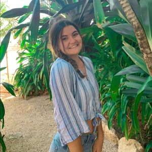 Cute long sleeve crop top